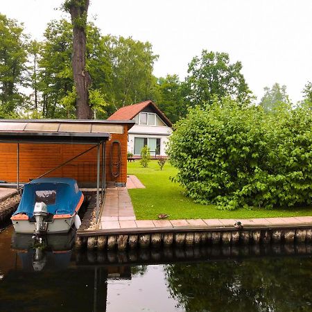 Ferienhaus Direkt An Der Spree Mit Whirlpool Und Sauna Berlino Esterno foto