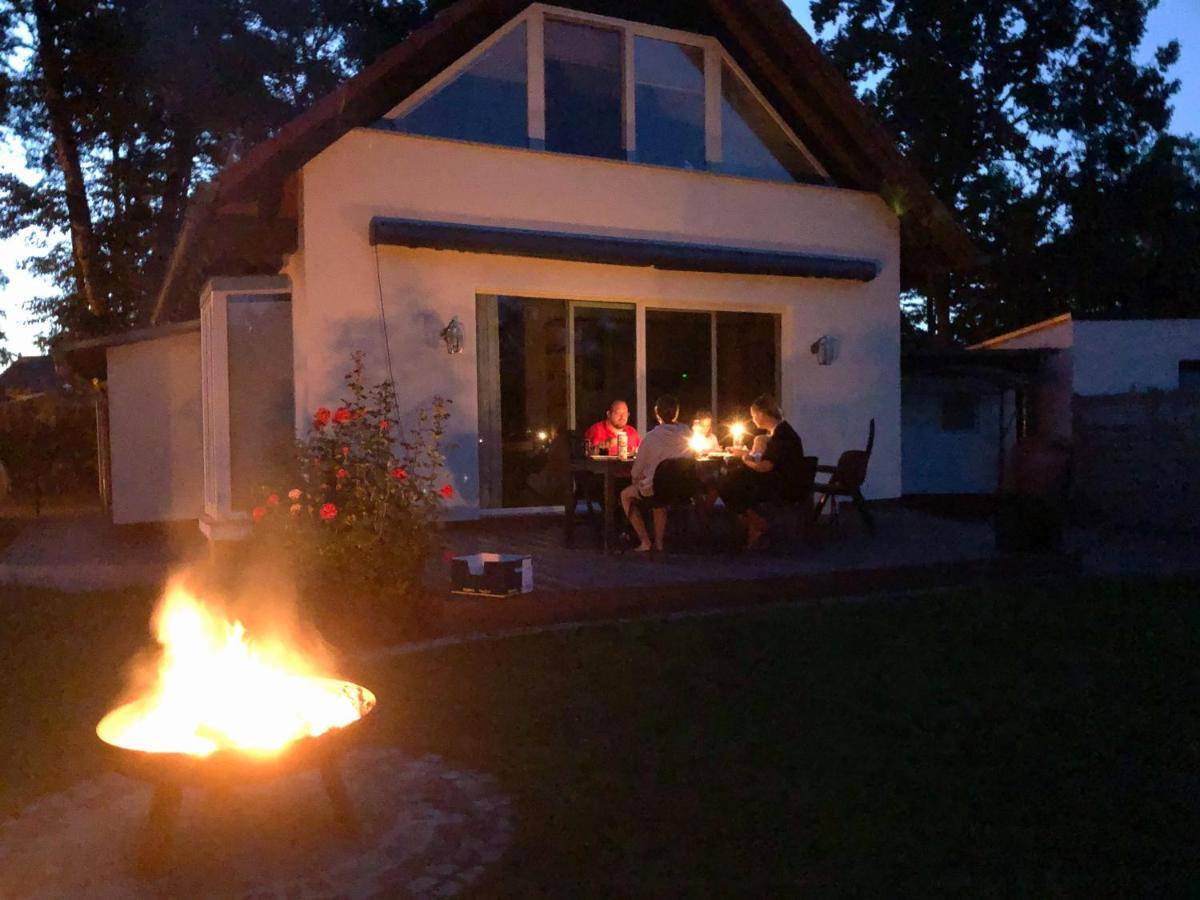 Ferienhaus Direkt An Der Spree Mit Whirlpool Und Sauna Berlino Esterno foto