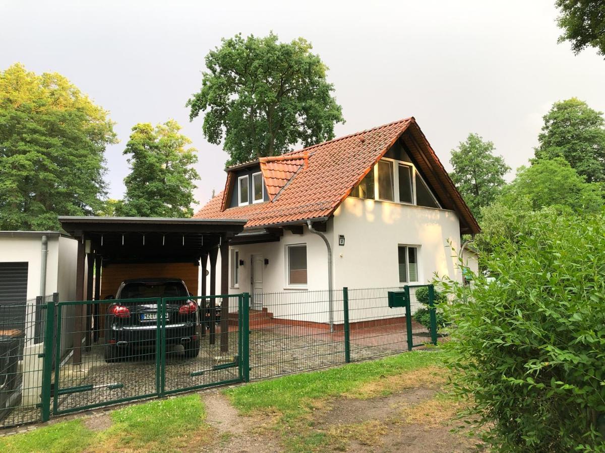 Ferienhaus Direkt An Der Spree Mit Whirlpool Und Sauna Berlino Esterno foto