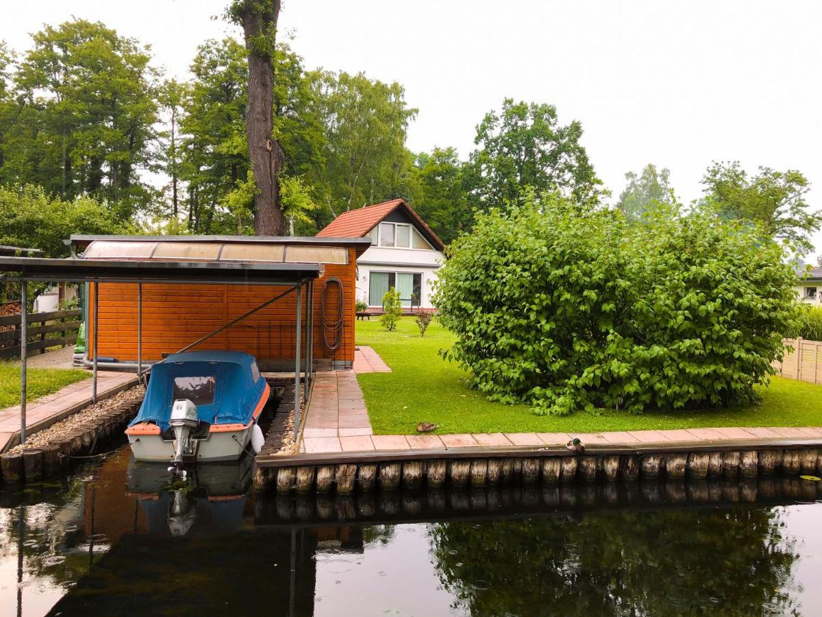 Ferienhaus Direkt An Der Spree Mit Whirlpool Und Sauna Berlino Esterno foto